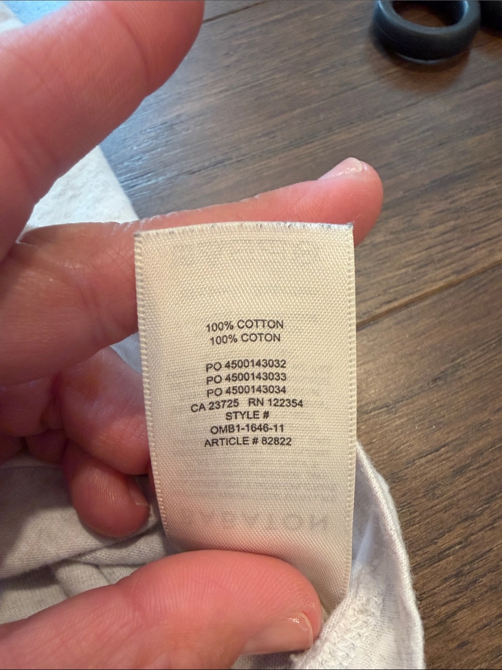 Aritzia Babaton Padded Shoulders V-Neck Top Light Gray XS C27-090 - Picture 4 of 6